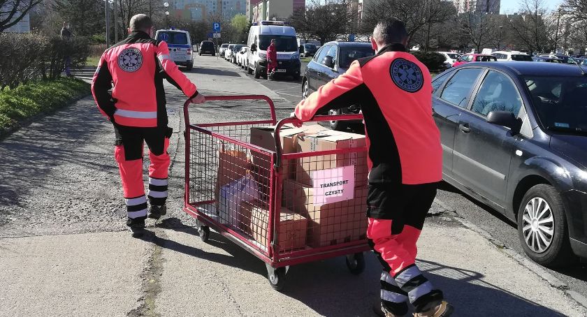 Wolontariuszki uszyły 9 tysięcy maseczek dla szpitali w naszym regionie