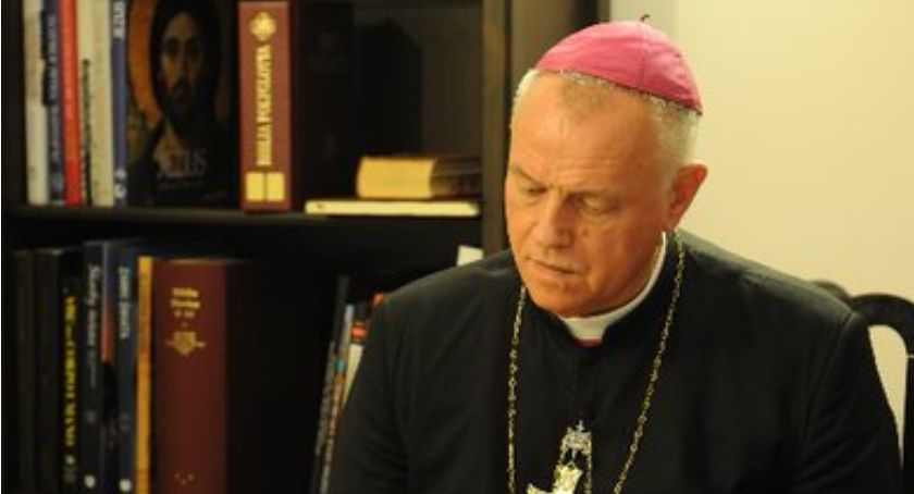 Biskup Zbigniew Kiernikowski apeluje do księży o wsparcie służby zdrowia