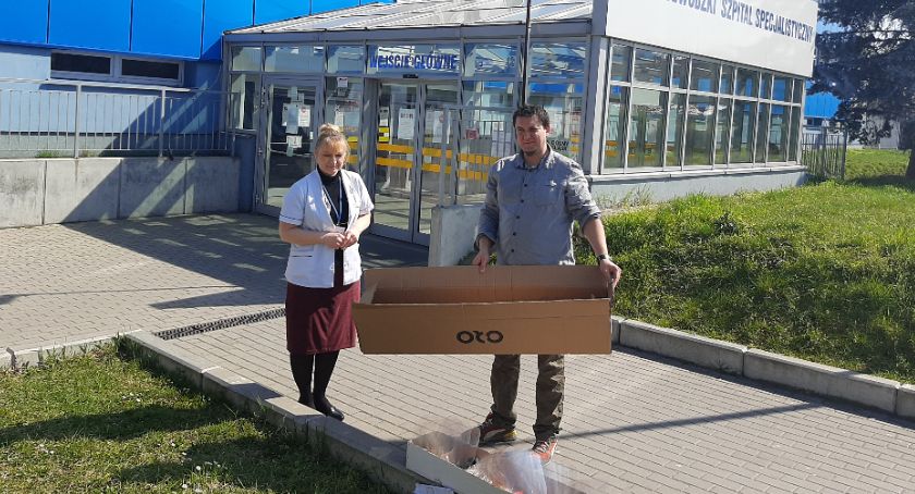Kolejne przyłbice ochronne od darczyńców trafiły do legnickiego szpitala