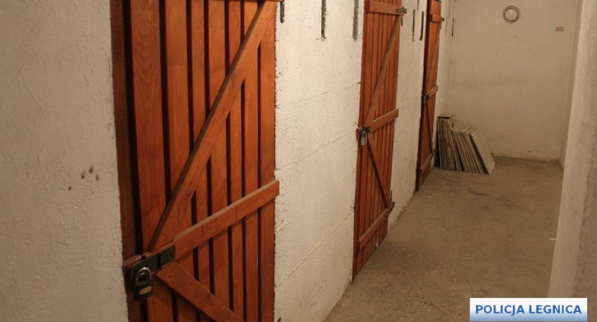 Włamywacz recydywista usłyszał 28 zarzutów. Grozi mu 15 lat więzienia