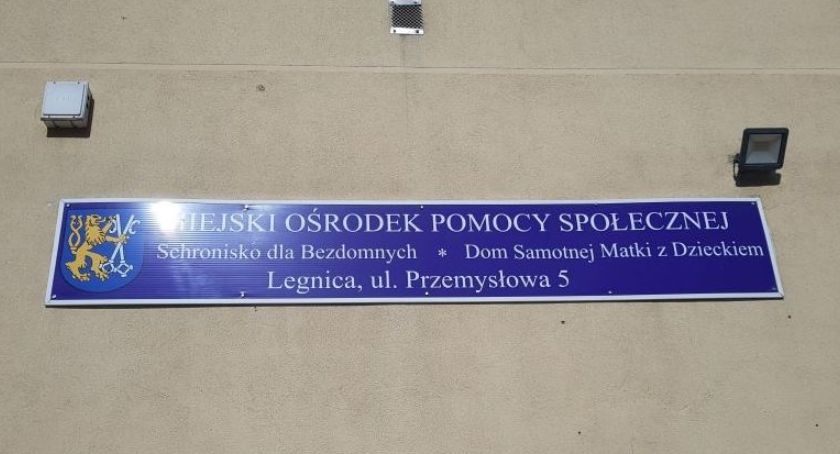 Noclegownia otwarta. Mieszkaniec nie jest zakażony koronawirusem