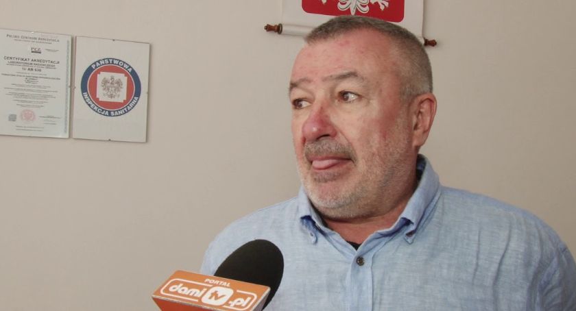 Dyrektor legnickiego sanepidu ma w nosie zakazy związane z pandemią