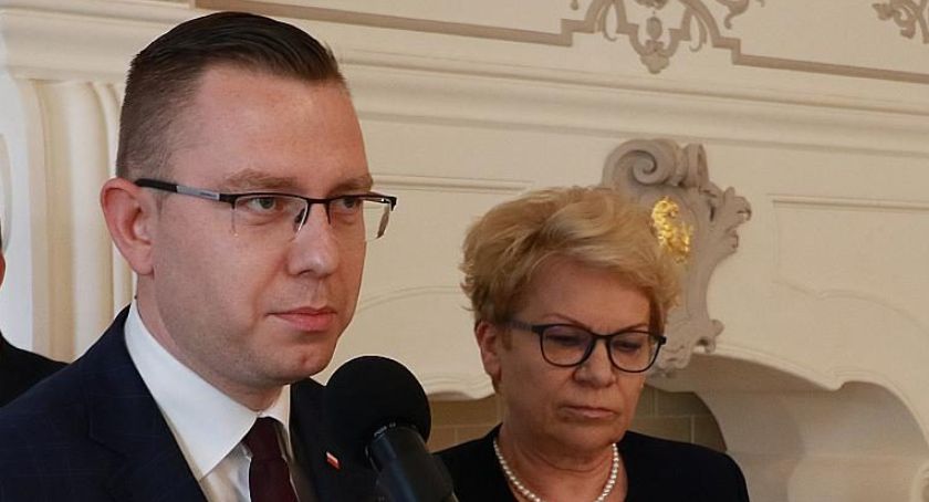Poseł Kukiz opowiada, jak to poseł Kubów chciał przekupić posła Żuka