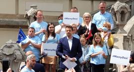Rafał Trzaskowski w Legnicy. „Bądźmy dumni z różnorodności!” [ZDJĘCIA]
