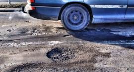 Fatalny stan dróg w Legnicy. Problem dostrzegł nawet prezydencki radny