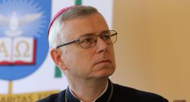 Pustoszejące kościoły, brak księży - nowy biskup legnicki stoi przed trudnymi wyzwaniami