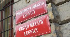 Prezydent Tadeusz Krzakowski czeka na opinię ministra – dyrektorskie konkursy w Legnicy?