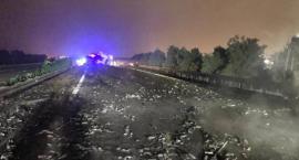 Autostrada A4 pod Legnicą nadal zablokowana - trwa usuwanie pogorzeliska po wybuchu ciężarówki