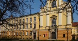 Zdalne nauczanie już w 16 legnickich szkołach. W środę izolacją objęto kolejnych kilkuset uczniów [AKTUALIZACJA]