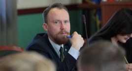 Marszałek swoje, prezydent swoje, a teatr ma problem