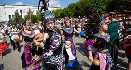 Świat pod Kyczerą. Koncert i barwny korowód - galeria zdjęć 