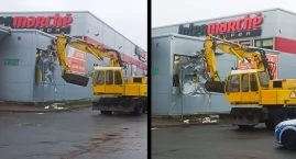 Koparka uszkodziła budynek sklepu Intermarche 