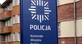 Stawił się na dozór z... kradzioną tablicą rejestracyjną