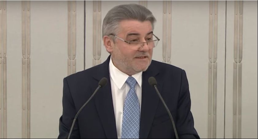 Senat z pomocą dla samorządów. Głos w sprawie zabrał senator Janusz Pęcherz 