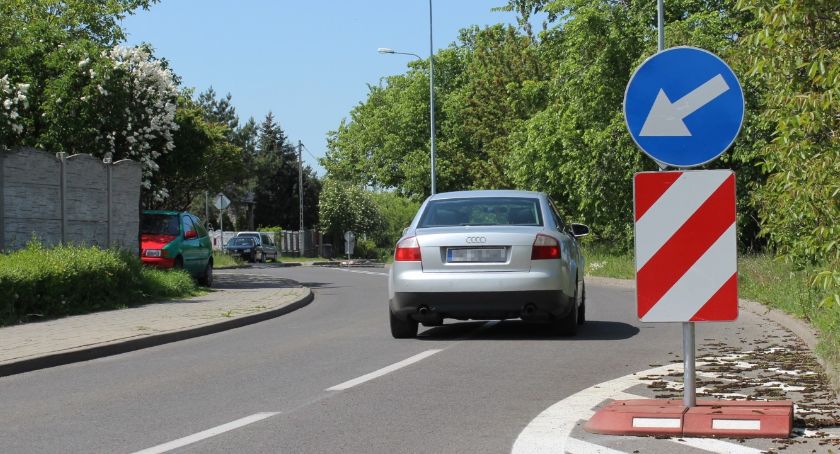 Uwaga! Niebezpieczne miejsce na drodze