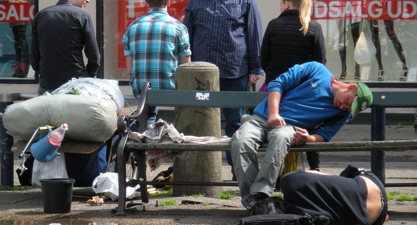 Wandale, pijacy, narkomani. Osiedle Kaliniec tętni życiem.
