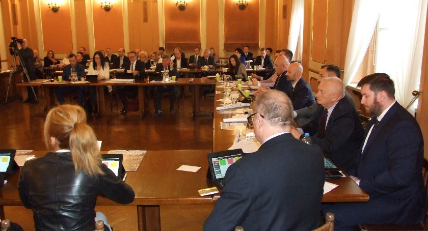 Niektórzy są milionerami. Oświadczenia majątkowe kaliskich radnych.