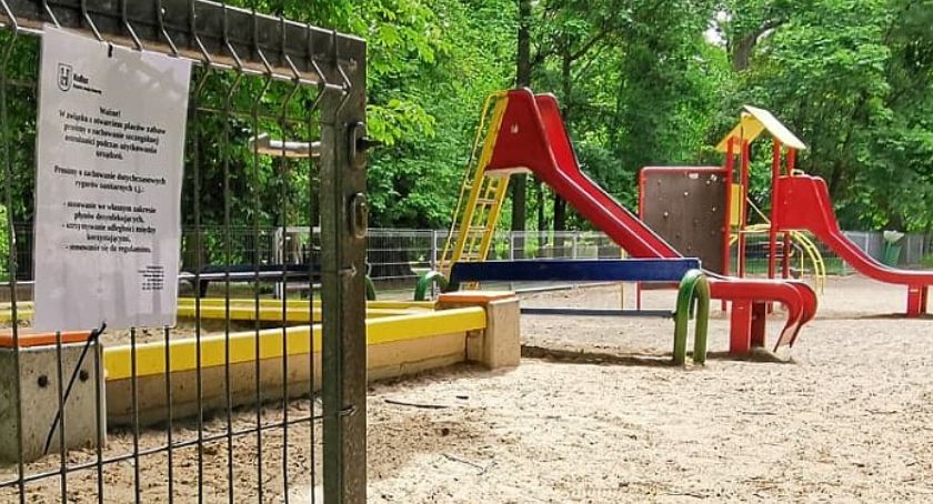 Place zabaw i siłownie zewnętrzne ponownie dostępne