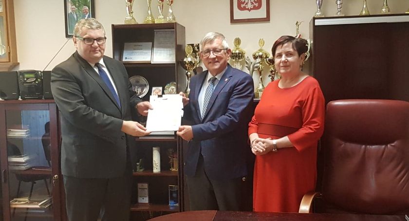 Blisko 1 milion zł dofinansowania na nowe miejsca opieki nad dziećmi