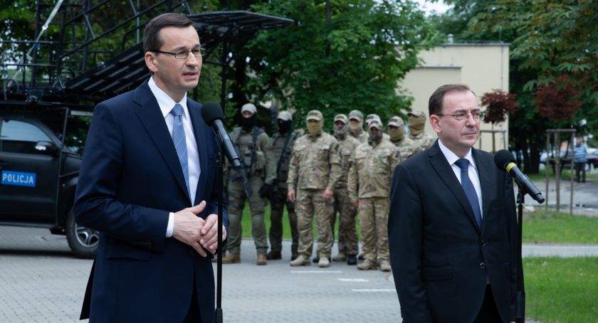 Świadczenia motywacyjne dla policjantów po 25 latach służby