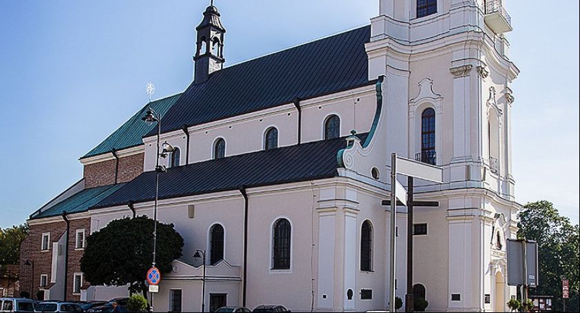 Sanktuarium św. Józefa w Kaliszu. Zakażony ksiądz odprawiał mszę. Rodzice boją się o I komunię dzieci 