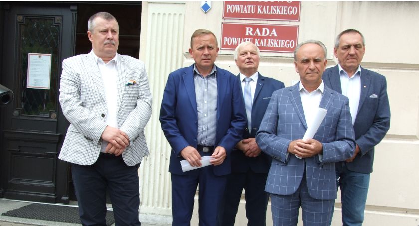 Powiat ożywia gospodarkę i zamawia inwestycje za pół ceny