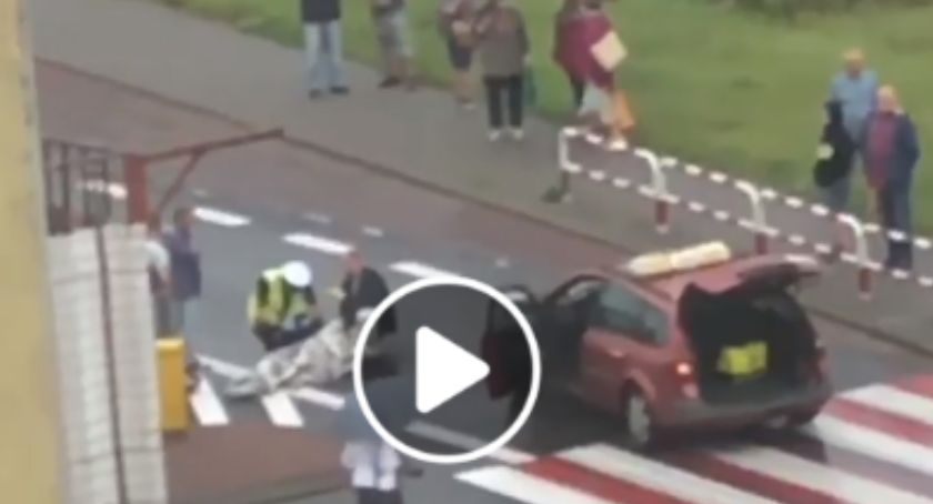 Kobieta potrącona na przejściu dla pieszych - video