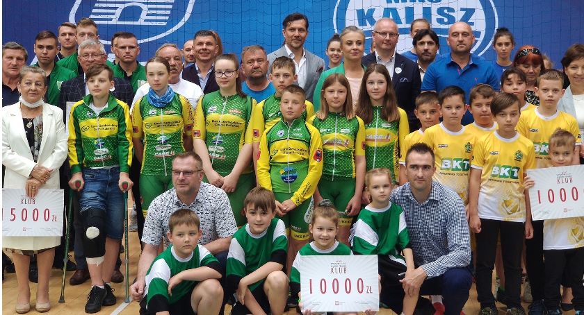 Kluby sportowe z Kalisza i powiatu otrzymały promesy w wysokości 10 i 15 tysięcy złotych