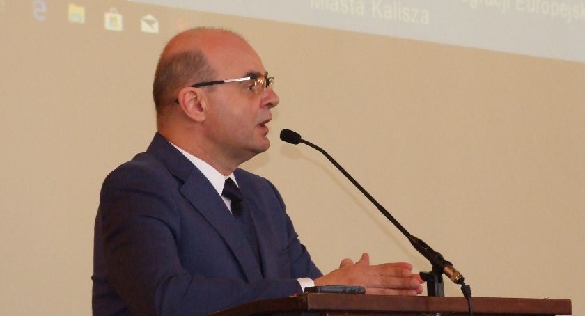 Walka o chodnik do stacji kolejowej w Szczypiornie