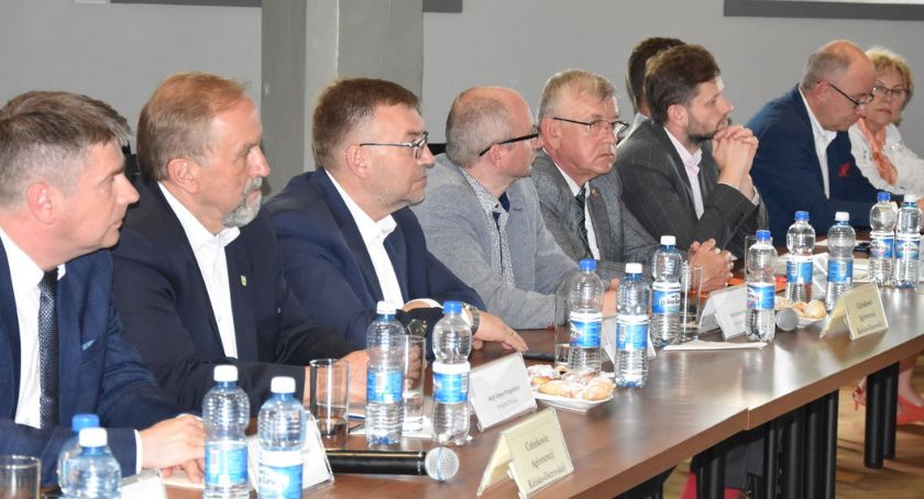Koronawirus na zebraniu Stowarzyszenia Aglomeracji Kalisko – Ostrowskiej 