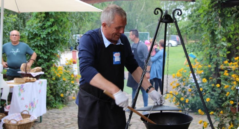 Świnia bohaterką imprezy