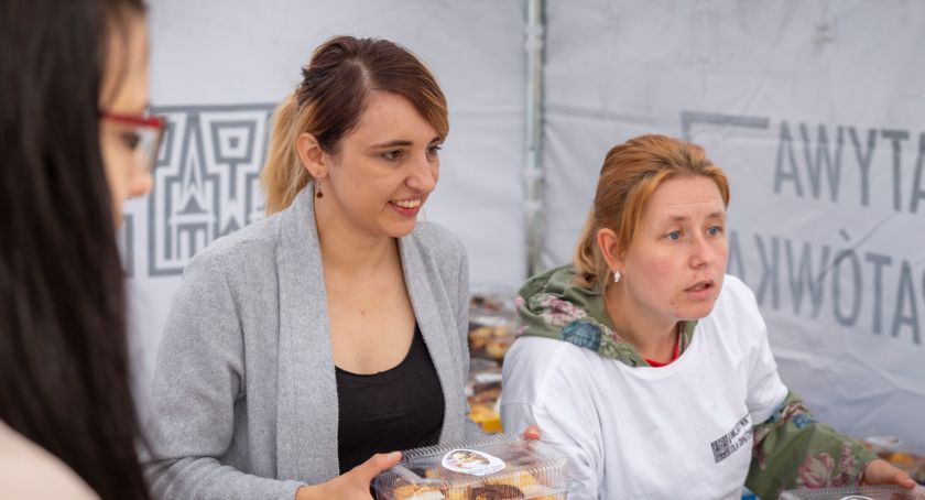 Sprzedawali ciasta na leczenie małej Sandry