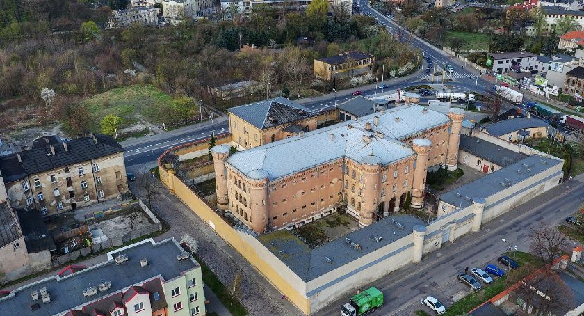 Utrudnienia w ruchu przy dawnym więzieniu