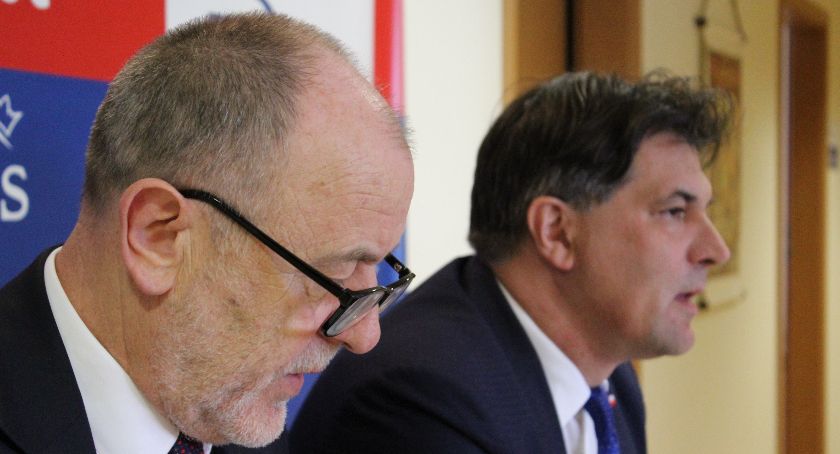 Czy PiS chce utworzenia 49 województw i 100 okręgów wyborczych?