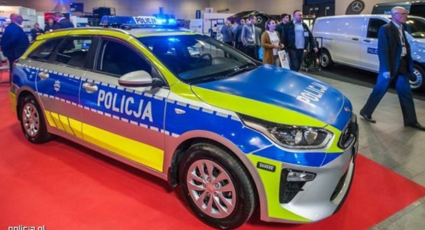 Nowa kolorystyka policyjnych radiowozów