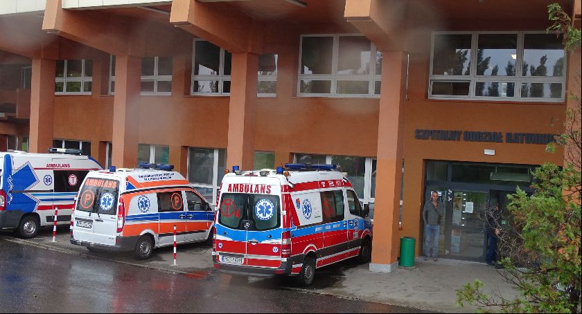 Szpital w Kaliszu. 83-letnia pacjentka z podejrzeniem udaru niezauważona wymknęła się z SOR-u   