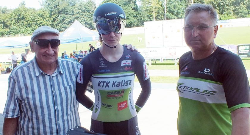 Złoci i srebrni juniorzy młodsi KTK Kalisz