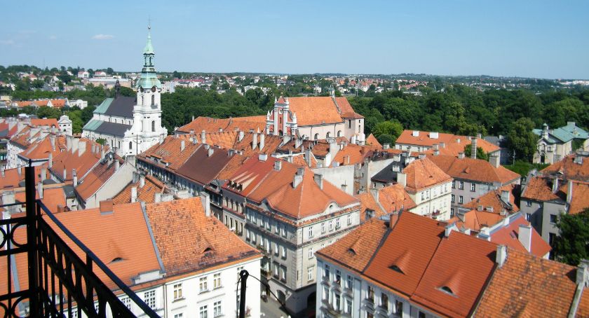 Aplikacja miejska dostępna w telefonie. Miasto przymierza się do ogłoszenia konkursu.