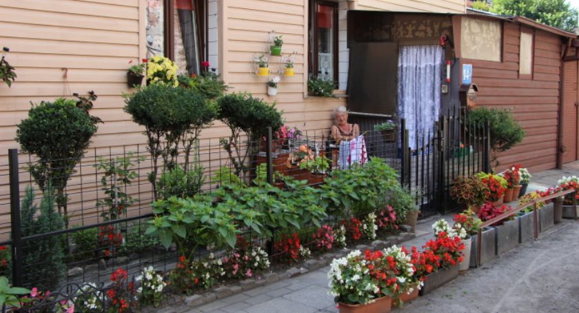 Podwórze nie musi być wyłącznie parkingiem bądź składowiskiem  śmieci