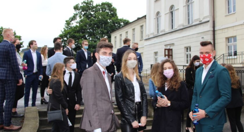 Wyniki egzaminów maturalnych  z poszczególnych przedmiotów w kaliskich szkołach