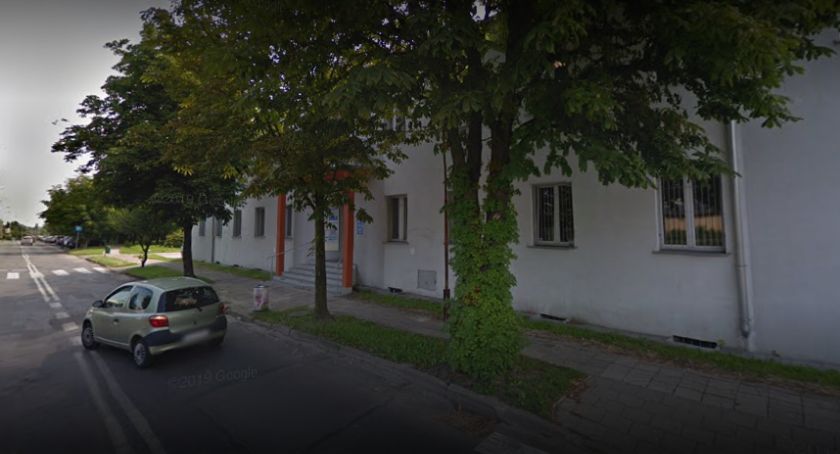 Darmowe kursy dla przyszłych kelnerów i kosmetyczek