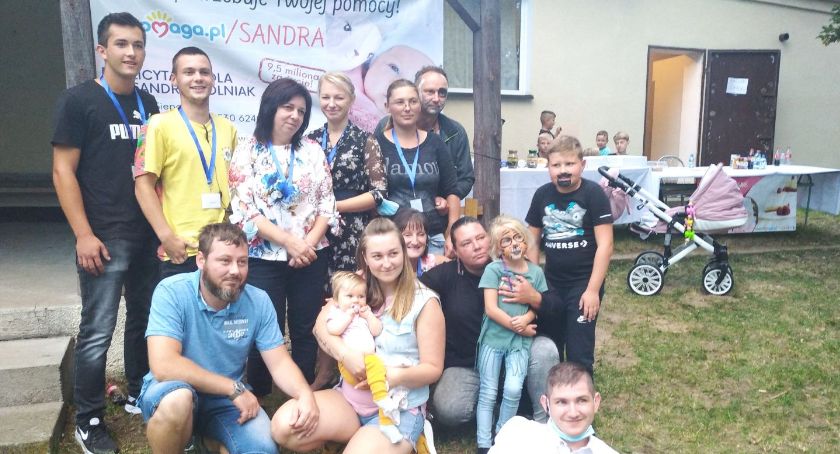 Trwa zbiórka pieniędzy dla Sandry - festyn w Brudzewku, zbiórka złomu w Żelazkowie