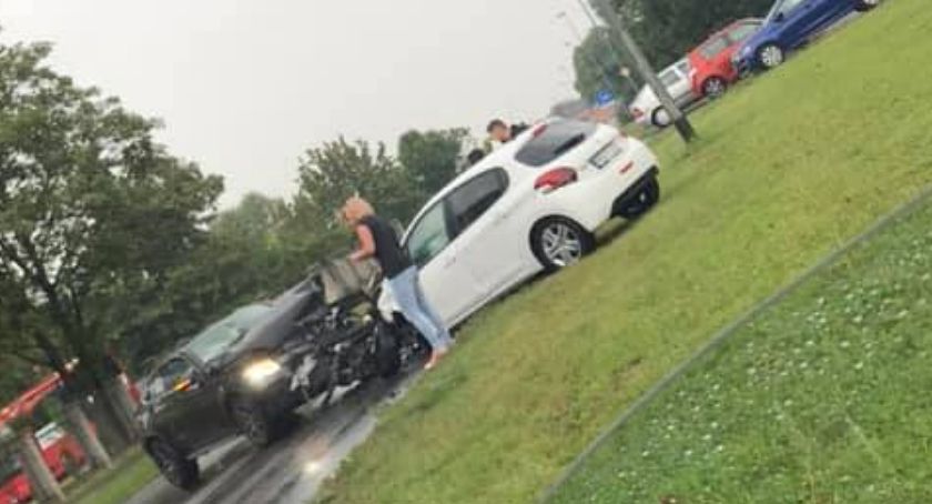 Zderzenie czołowe na ul. Warszawskiej