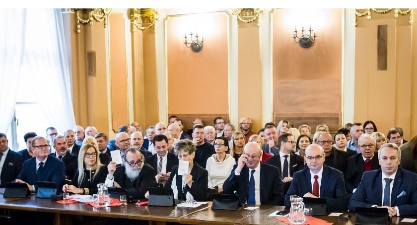 Kaliscy radni na wygnaniu. Będą obradowali poza ratuszem.
