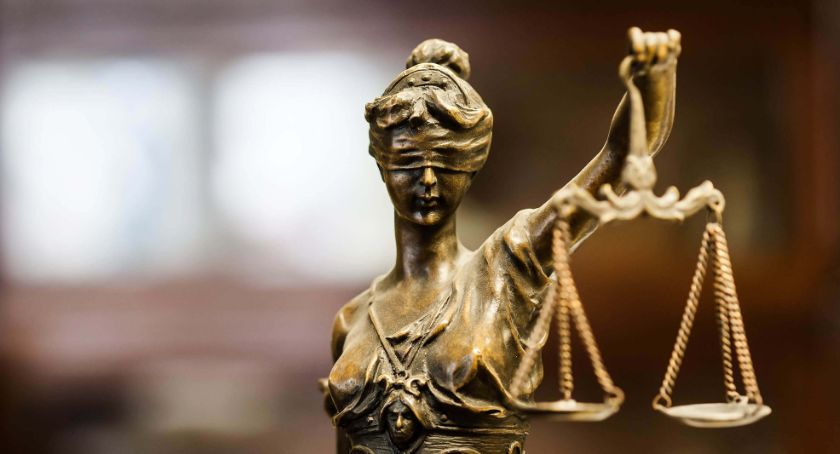 Porady prawne. Kłopotliwi lokatorzy bez umowy – czy mogę żądać od nich zapłaty za lokal?