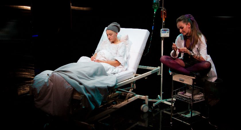 „Dowcip” o umieraniu. Najnowsza premiera kaliskiego teatru ma szansę na jedną z nagród Festiwalu Sztuki Aktorskiej.