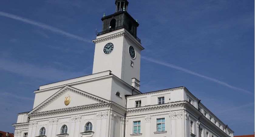 Nowa sesja Rady Miasta, by przepchnąć uchwałę o pieniądzach na śmieci