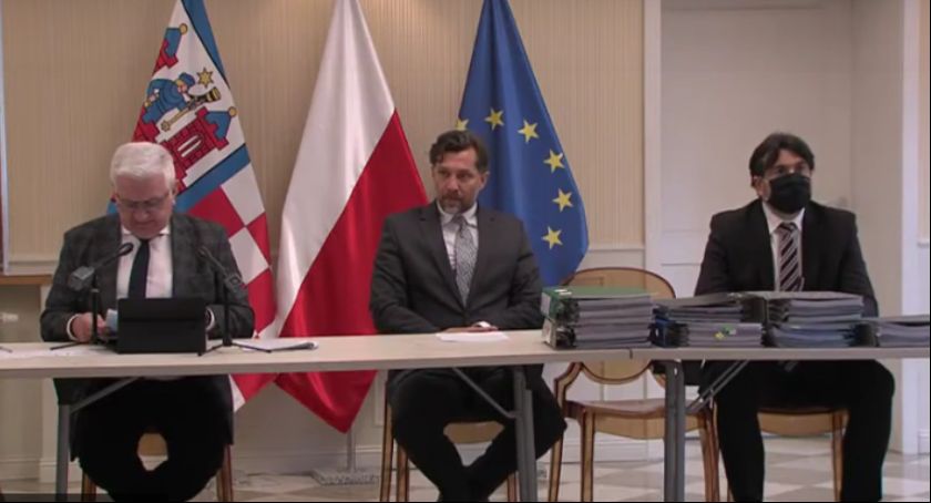 Sesja Rady Miasta. Uchwała o zmianie budżetu z 9,4 mln zł na gospodarkę odpadami przeszła dzięki radnej Lewicy   