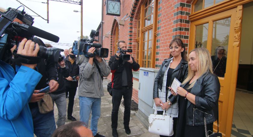 Otwarcie poczekalni na dworcu  oraz dalsza historia „listu w butelce”