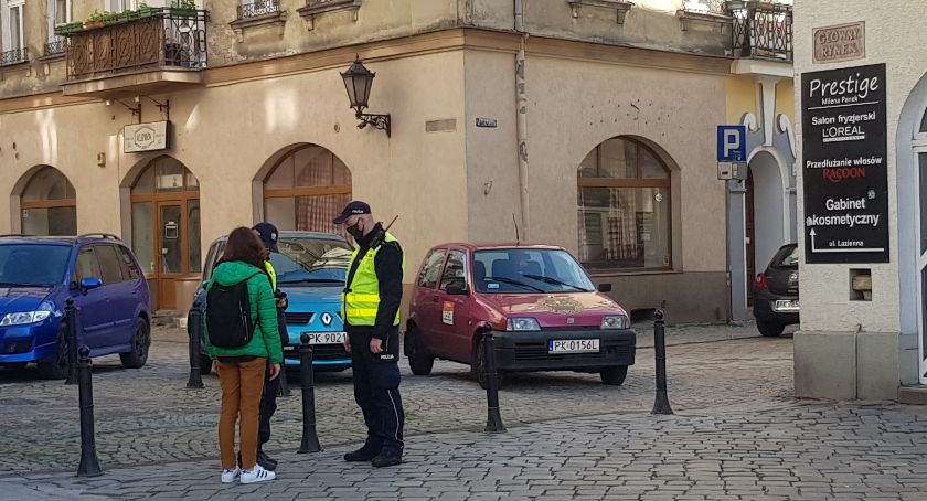 Posypały się mandaty za nienoszenie maseczek